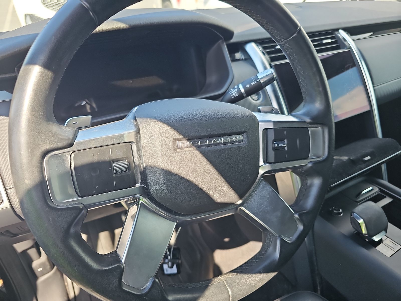 2022 Land Rover Discovery S R-Dynamic AWD