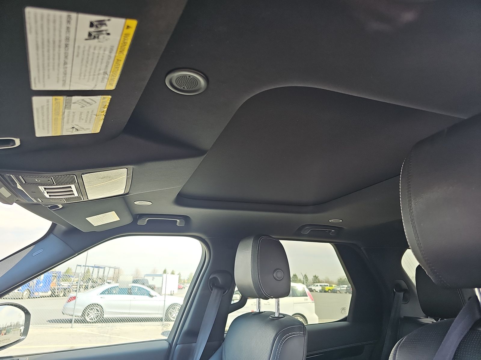 2022 Land Rover Discovery S R-Dynamic AWD