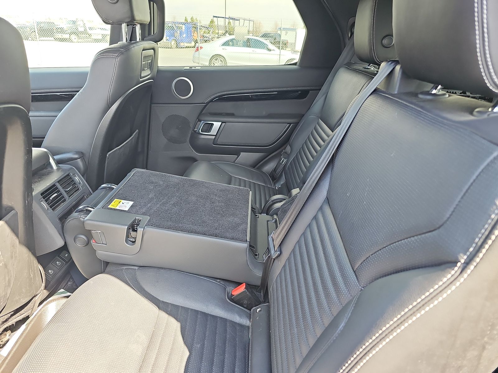 2022 Land Rover Discovery S R-Dynamic AWD