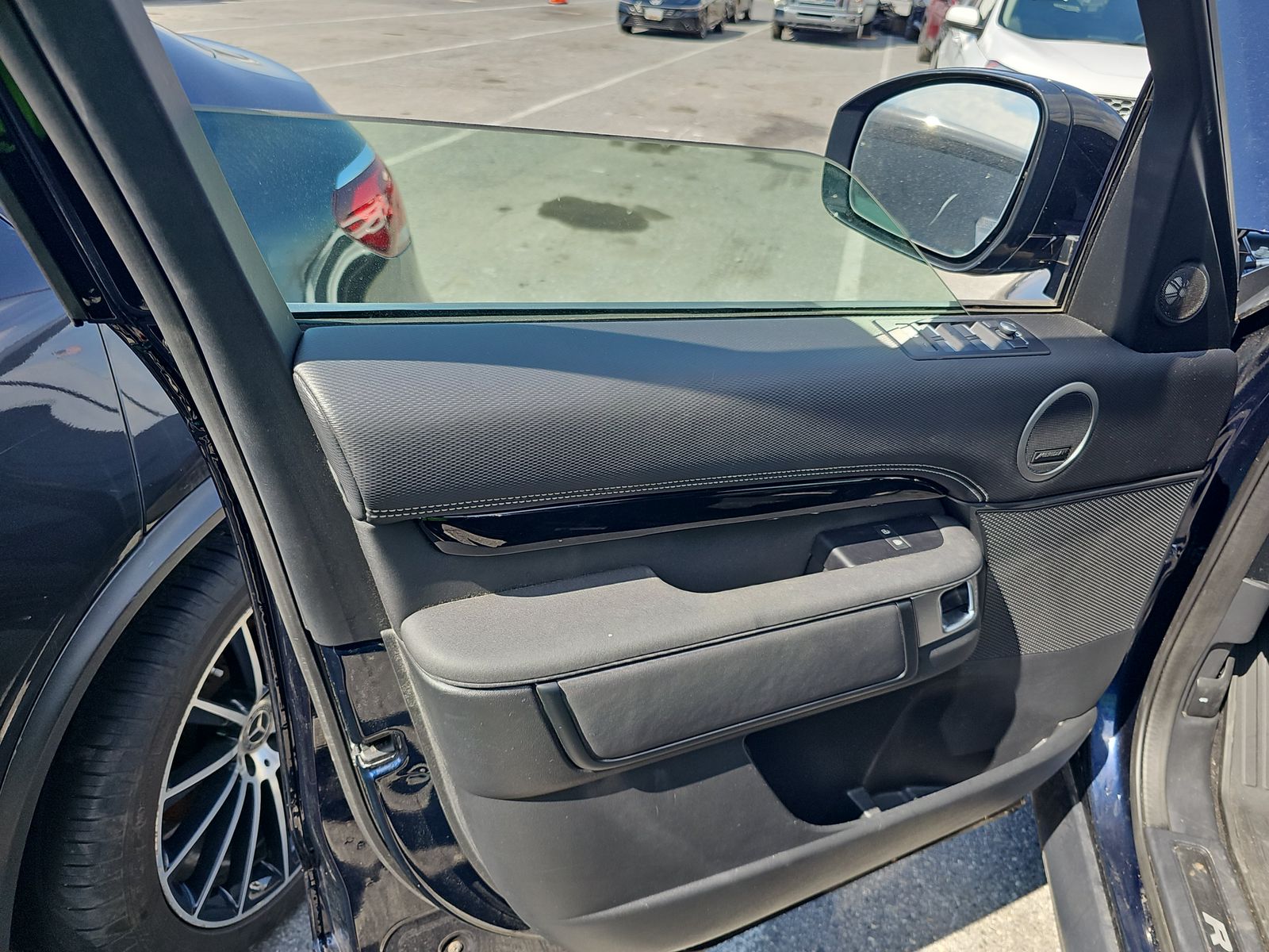 2022 Land Rover Discovery S R-Dynamic AWD