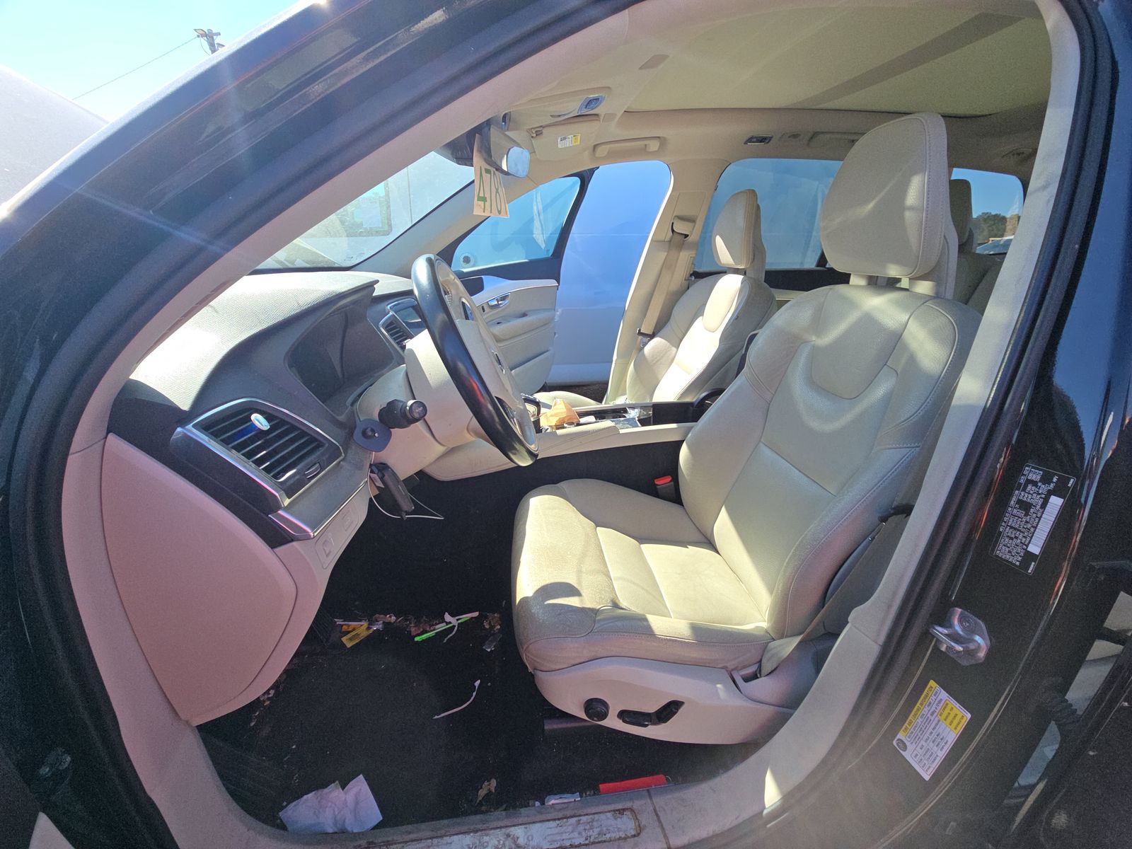 2018 Volvo XC90 T6 Momentum AWD