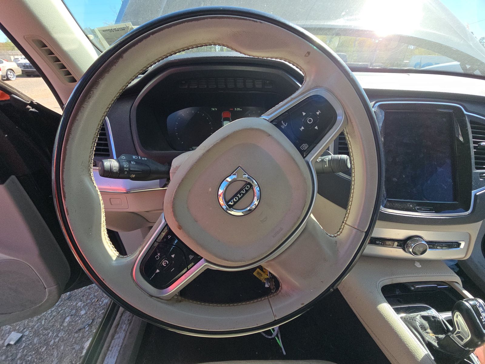 2018 Volvo XC90 T6 Momentum AWD