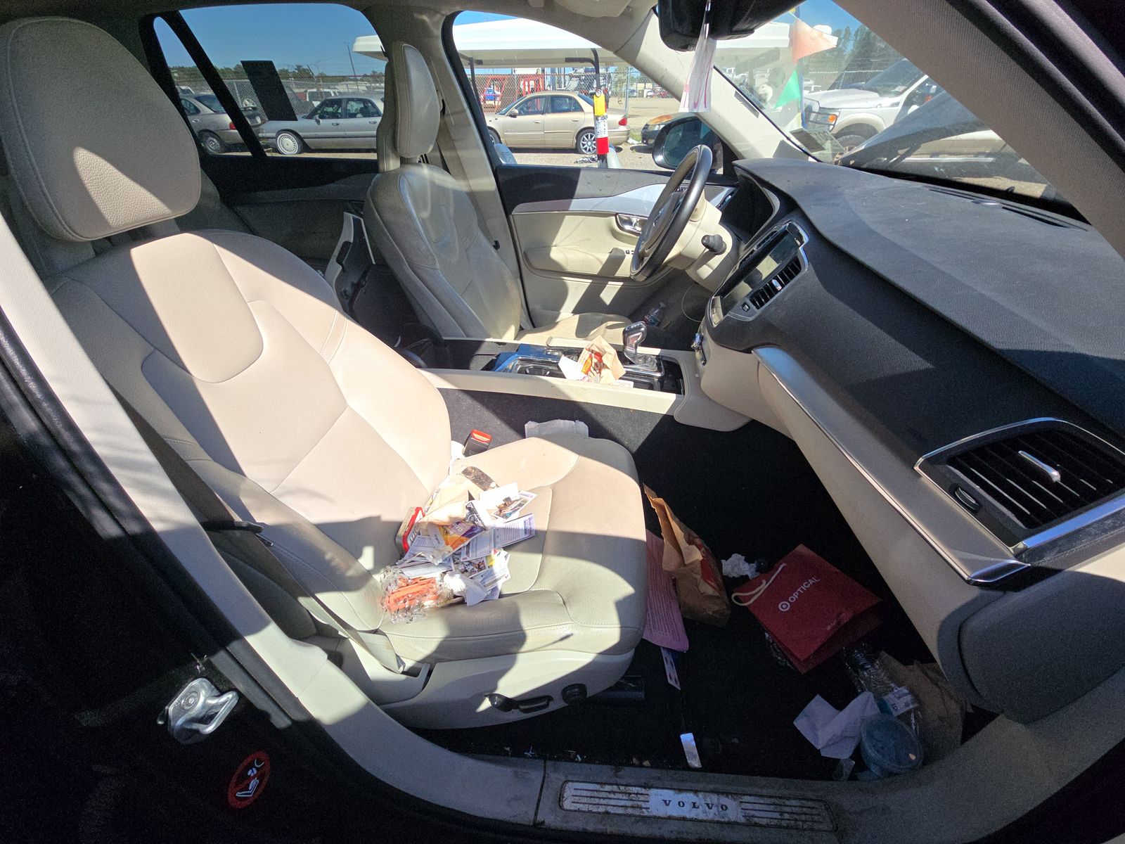 2018 Volvo XC90 T6 Momentum AWD