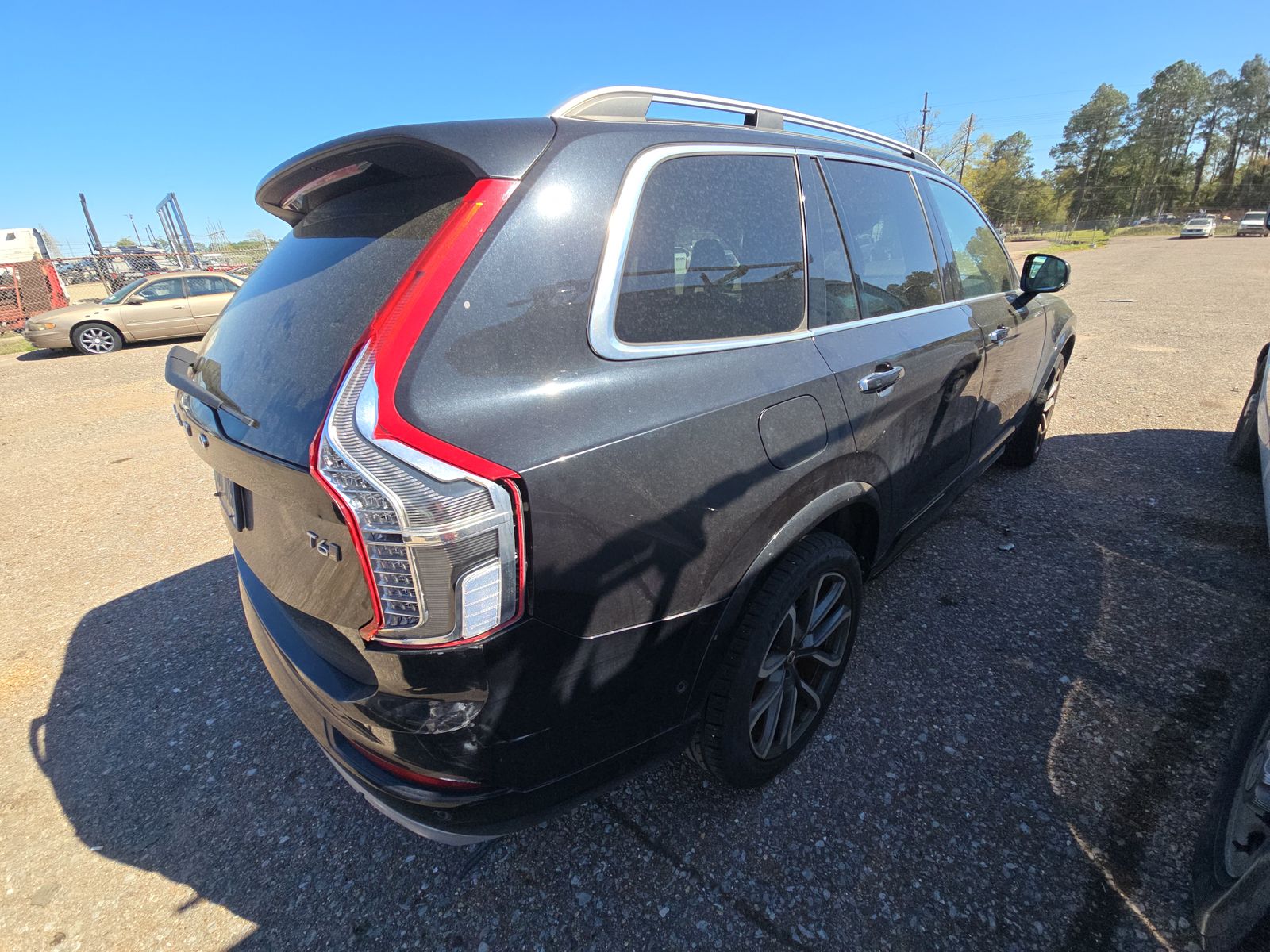 2018 Volvo XC90 T6 Momentum AWD