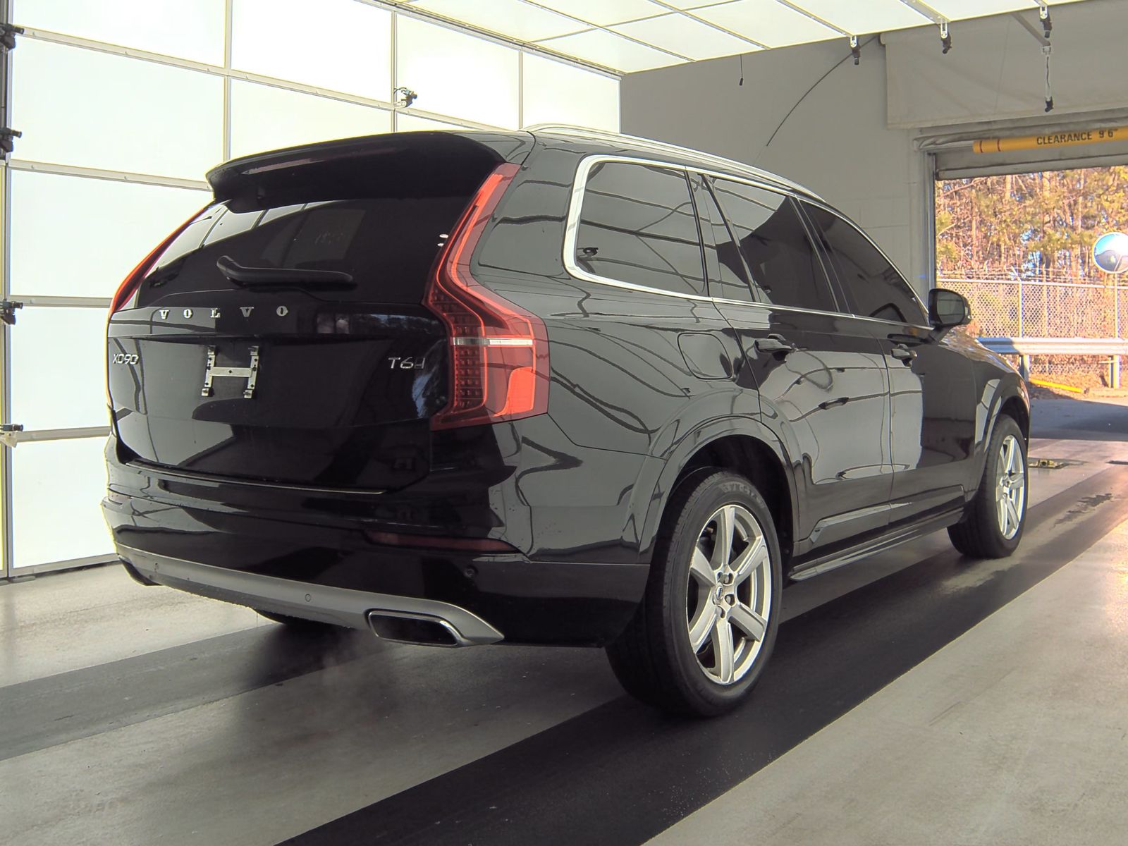 2020 Volvo XC90 T6 Momentum AWD