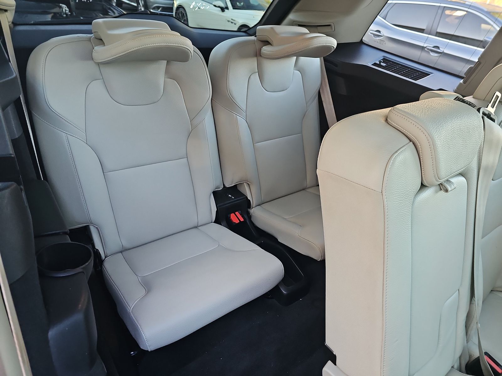 2020 Volvo XC90 T6 Momentum AWD