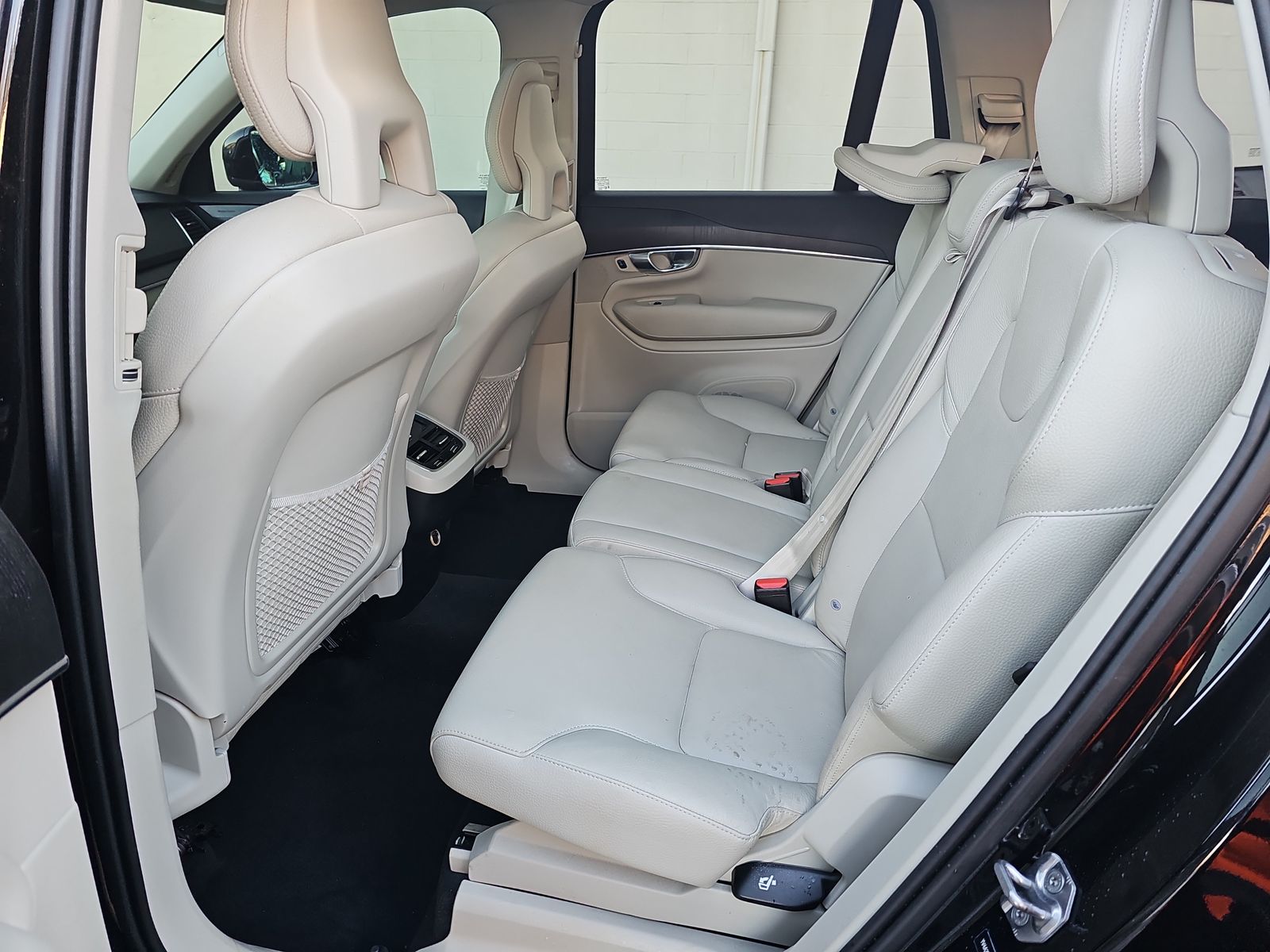 2020 Volvo XC90 T6 Momentum AWD
