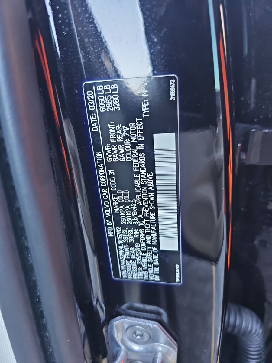 2020 Volvo XC90 T6 Momentum AWD