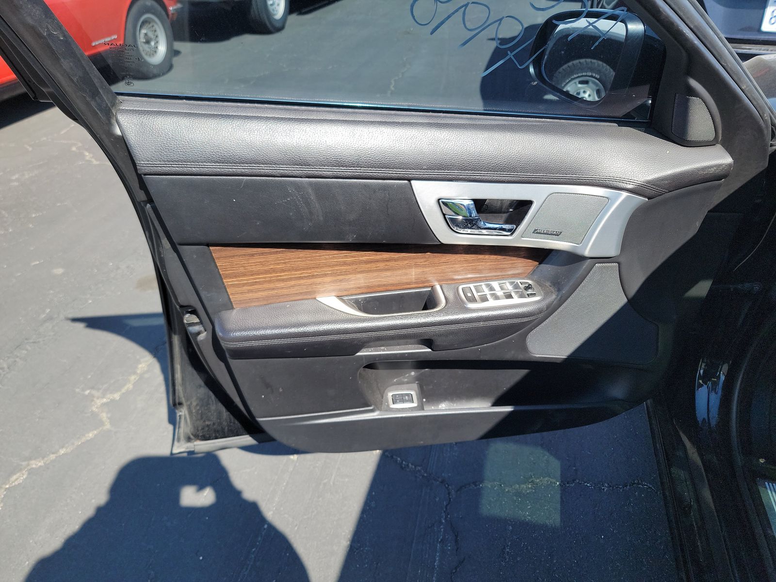 2014 Jaguar XF 2.0T RWD