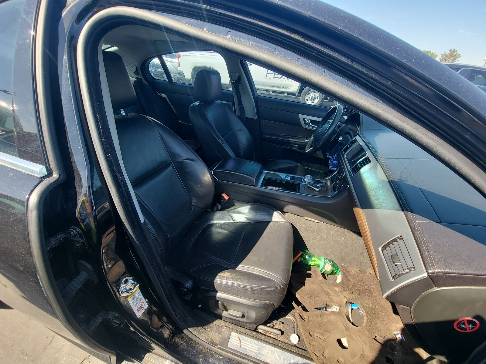 2014 Jaguar XF 2.0T RWD