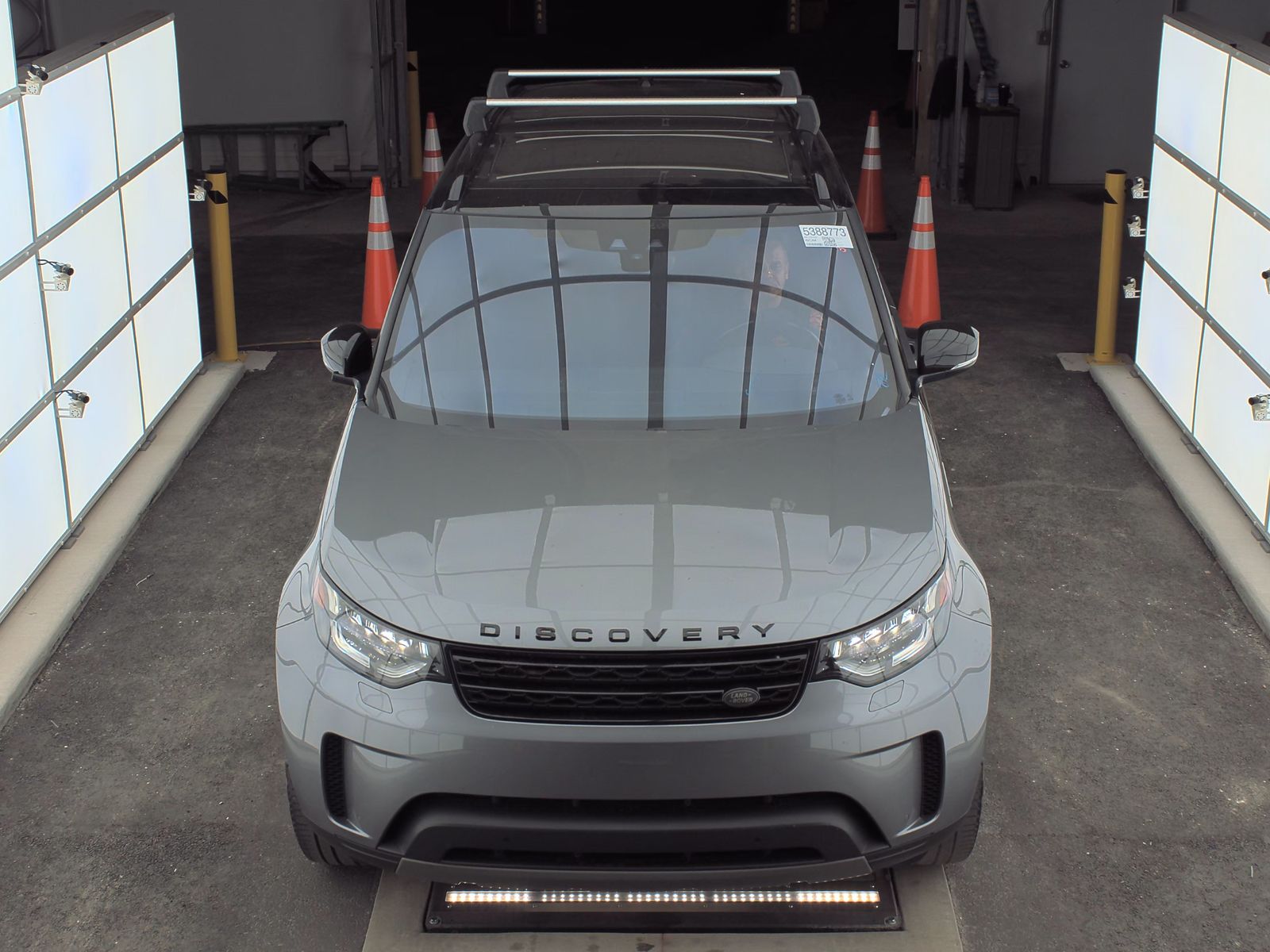 2020 Land Rover Discovery SE AWD