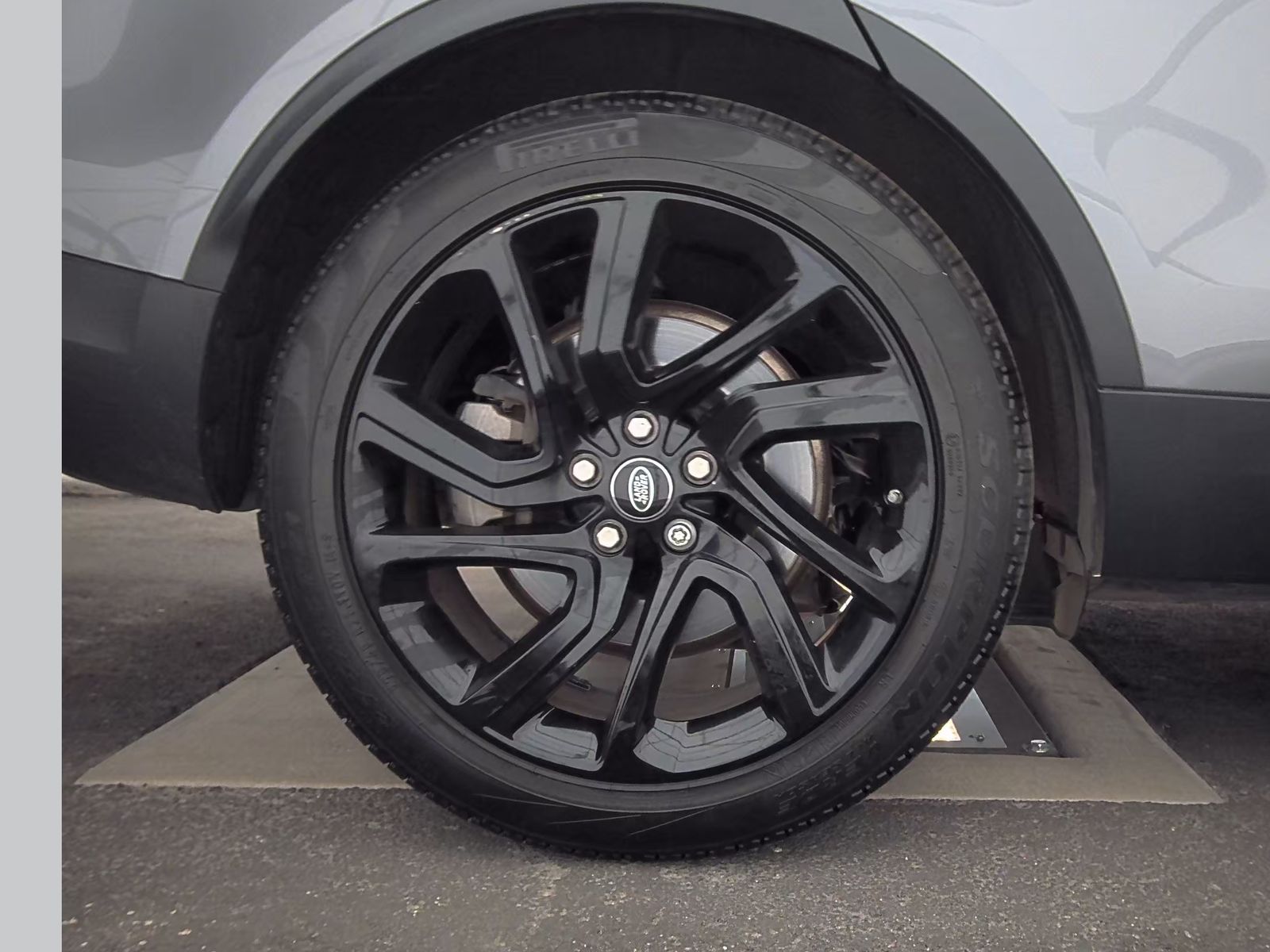 2020 Land Rover Discovery SE AWD