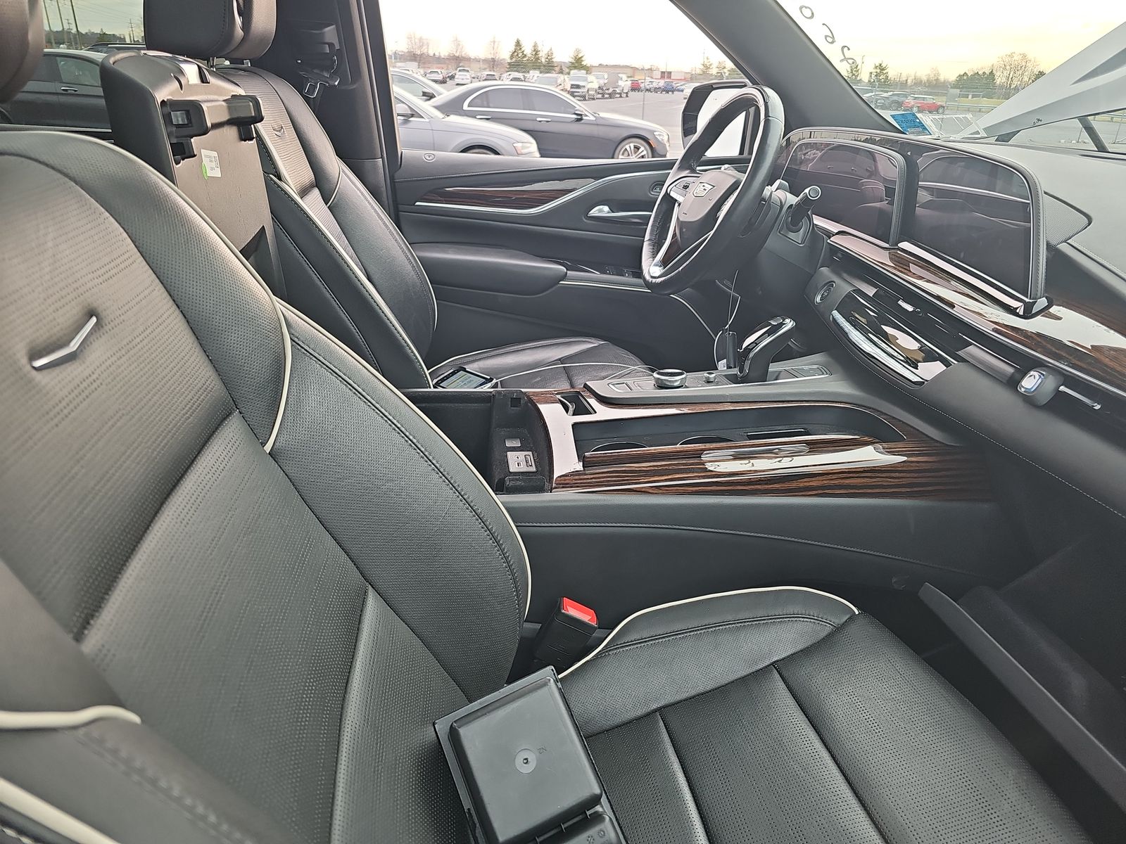 2022 Cadillac Escalade ESV Premium Luxury AWD