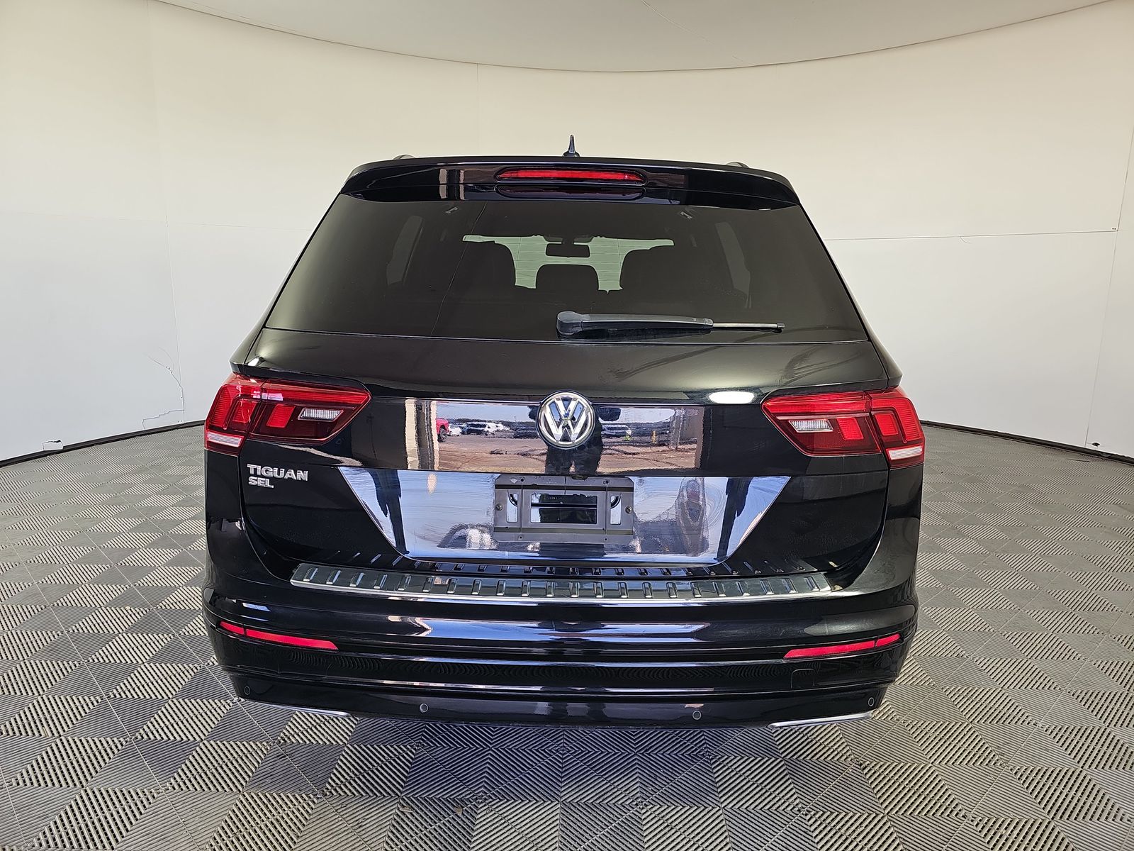 2019 Volkswagen Tiguan 2.0T SEL R-Line Black FWD