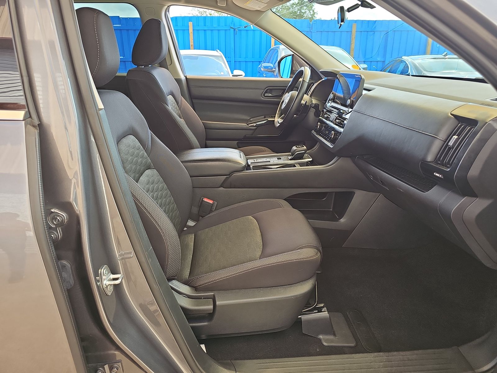 2023 Nissan Pathfinder SV FWD