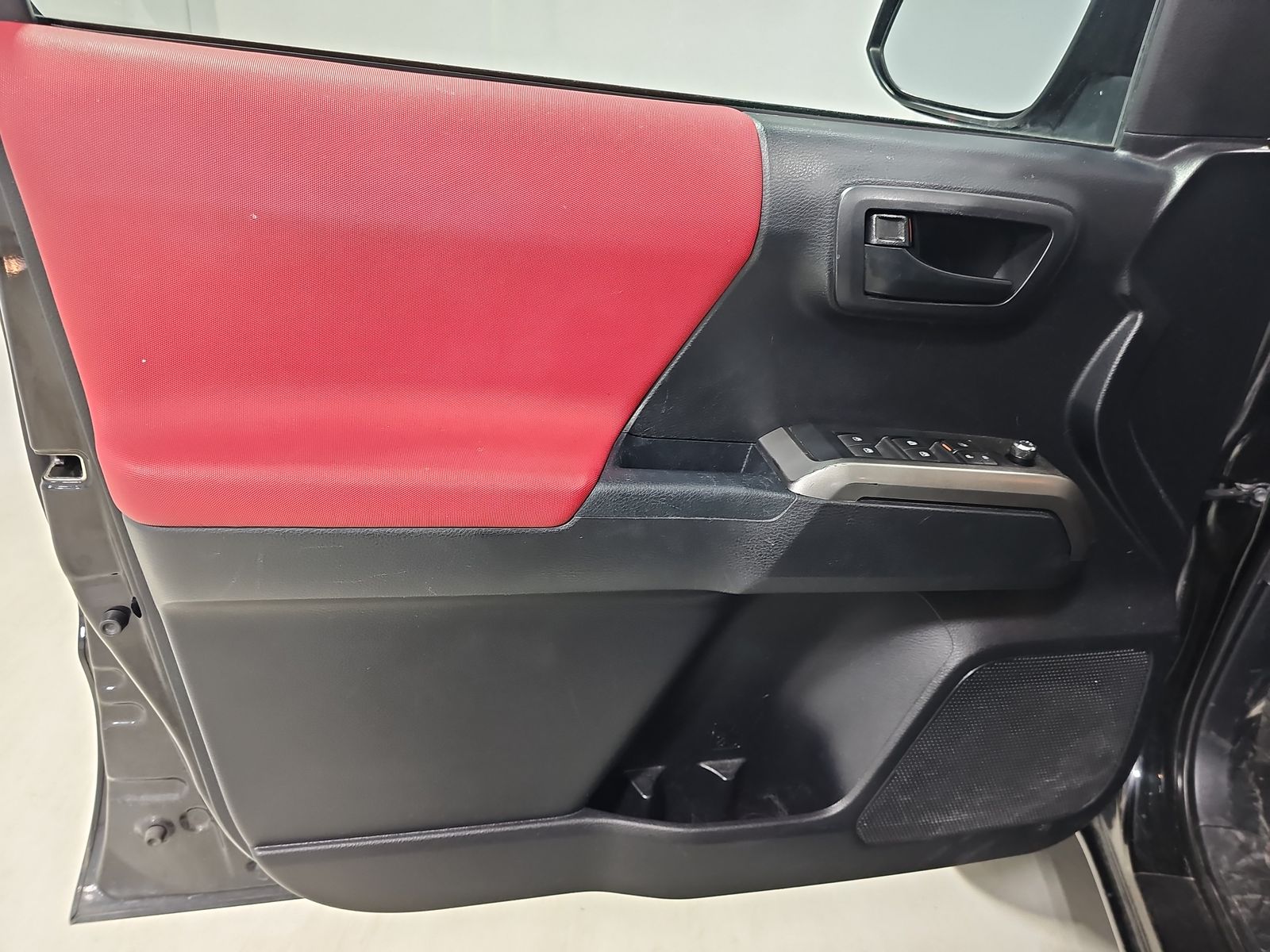 2018 Toyota Tacoma SR5 AWD