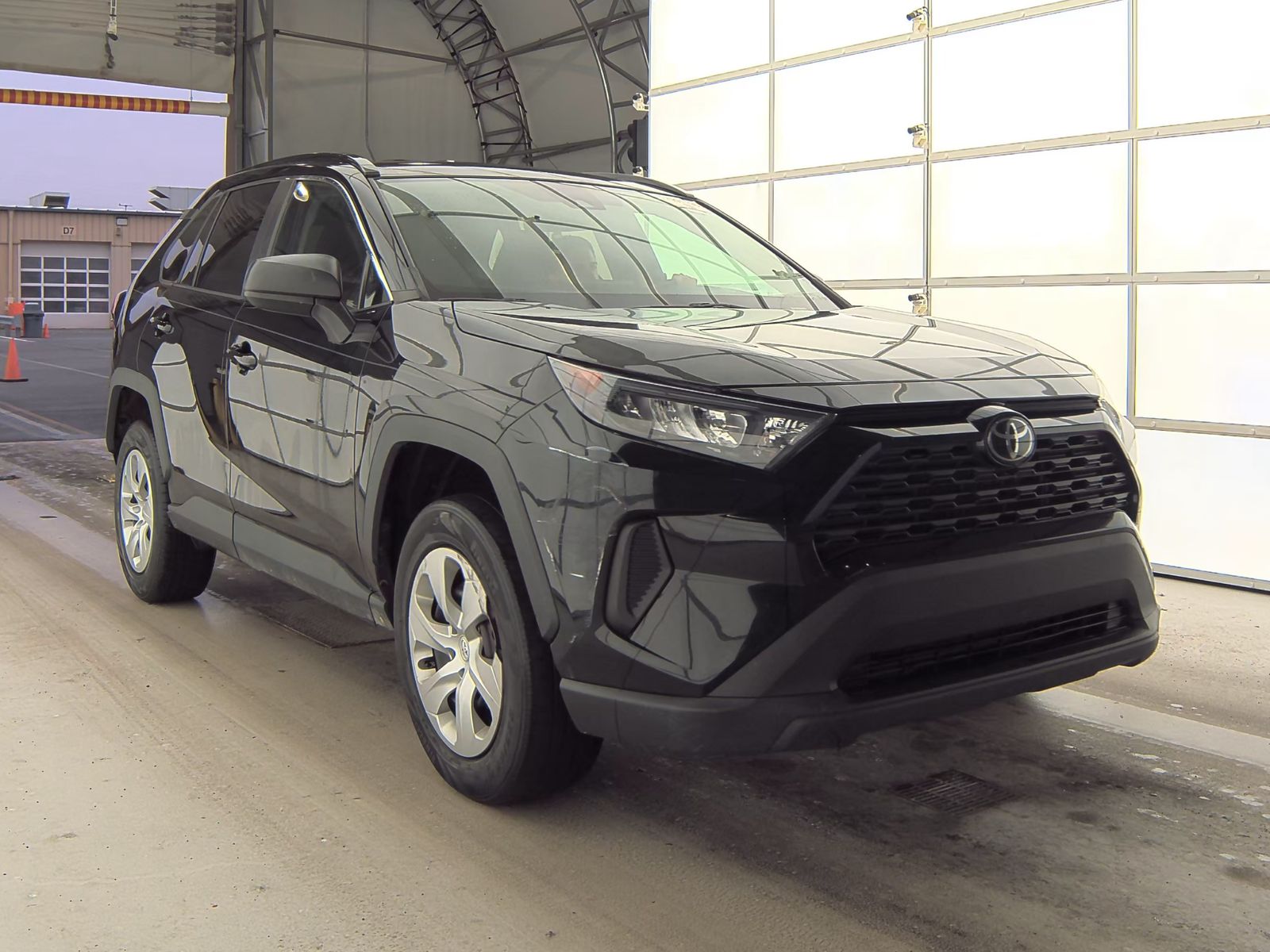 2020 Toyota RAV4 LE FWD
