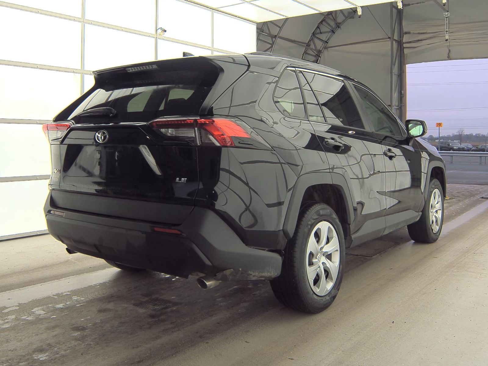 2020 Toyota RAV4 LE FWD