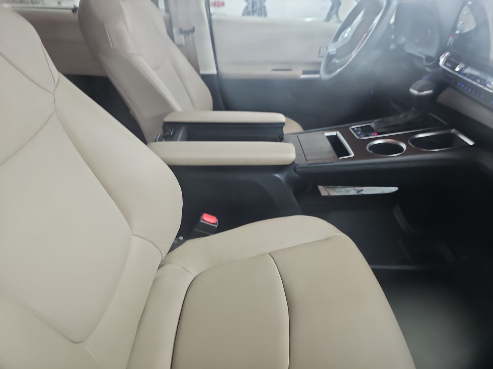 2021 Toyota Sienna XLE FWD