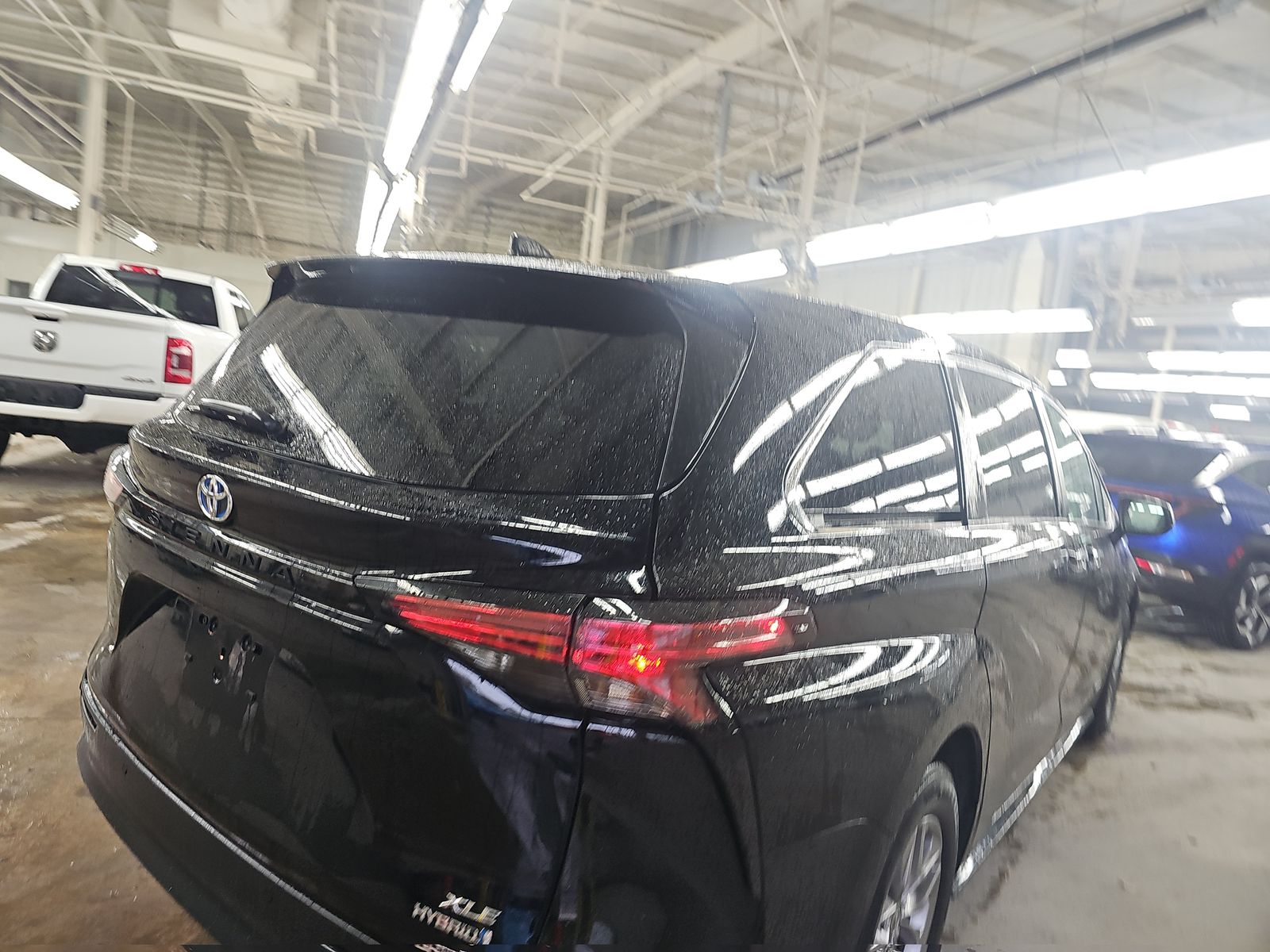 2021 Toyota Sienna XLE FWD