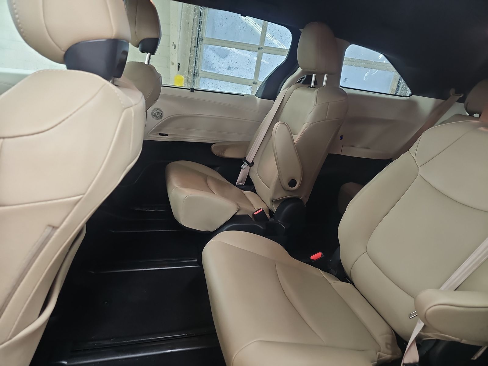 2021 Toyota Sienna XLE FWD