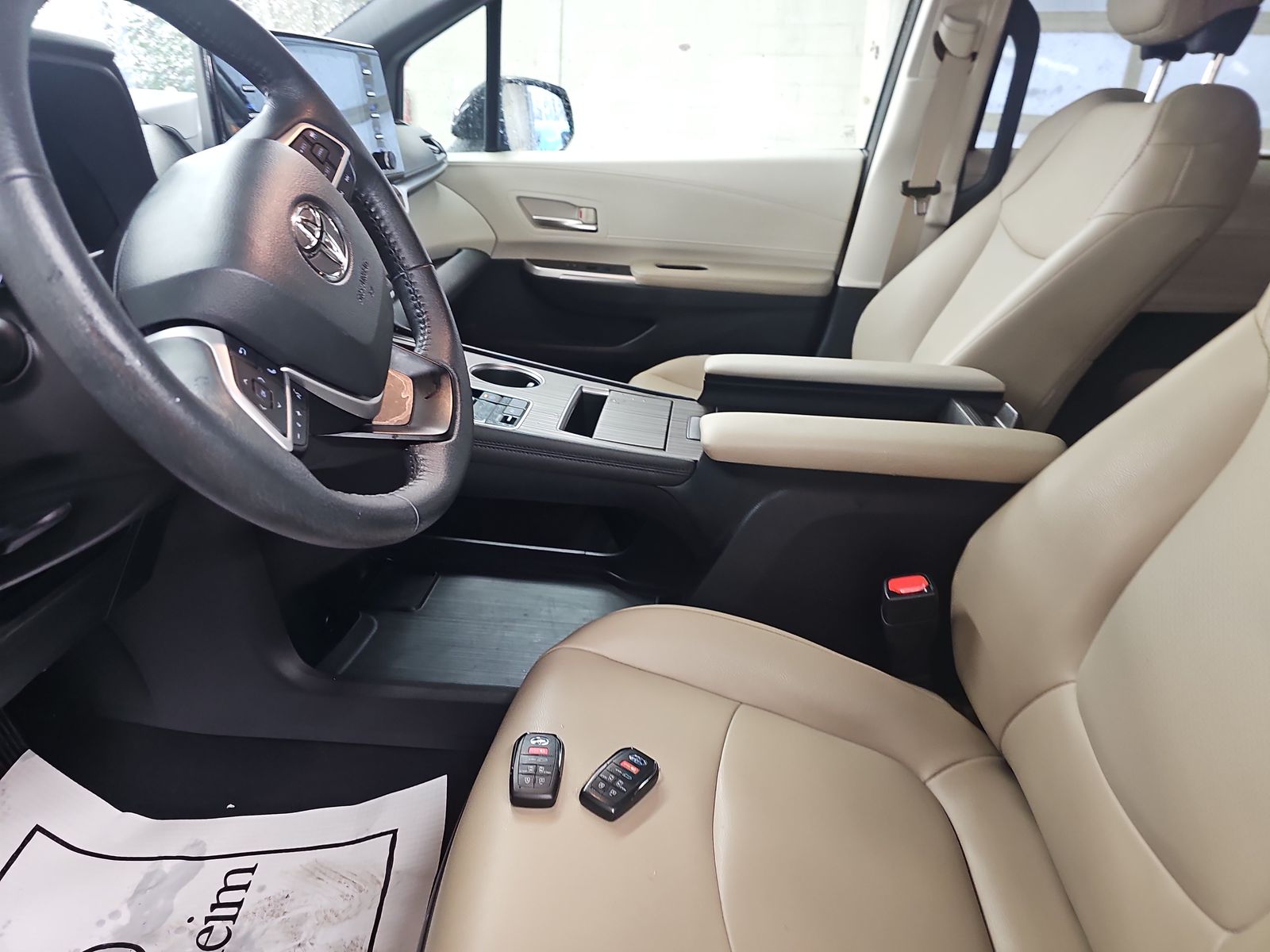 2021 Toyota Sienna XLE FWD