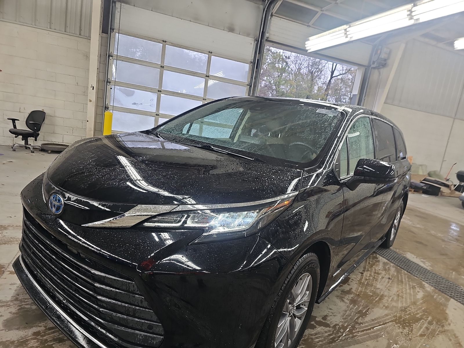 2021 Toyota Sienna XLE FWD