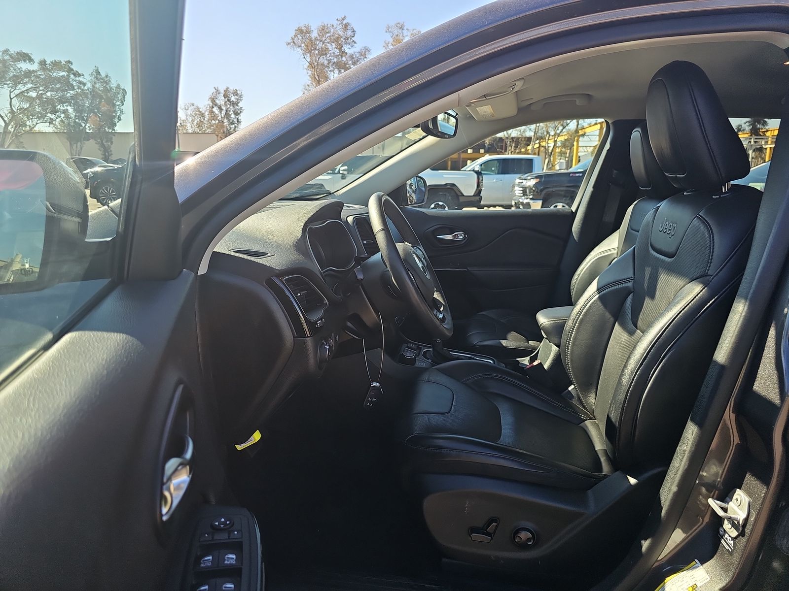 2023 Jeep Cherokee Altitude Lux AWD