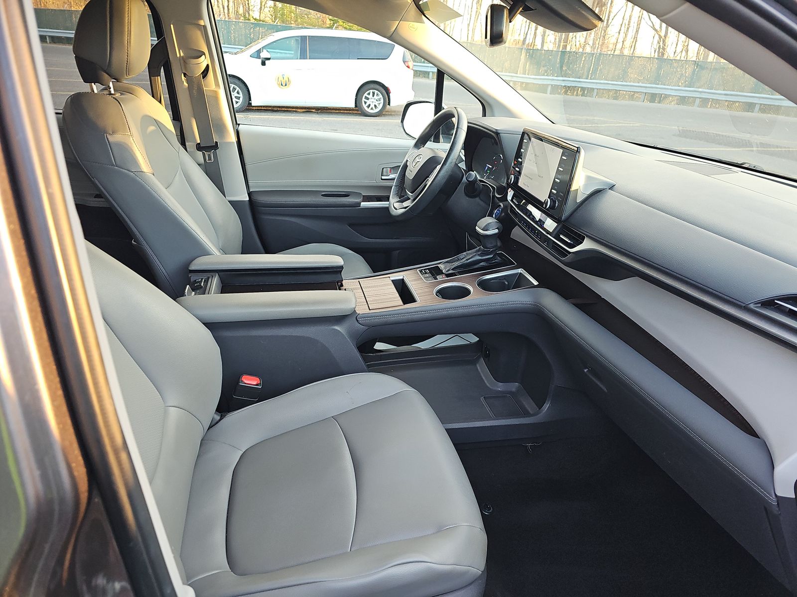 2021 Toyota Sienna XLE FWD