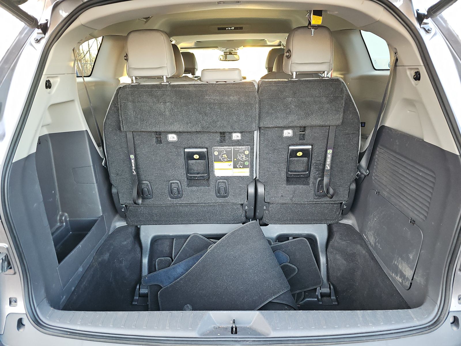 2021 Toyota Sienna XLE FWD