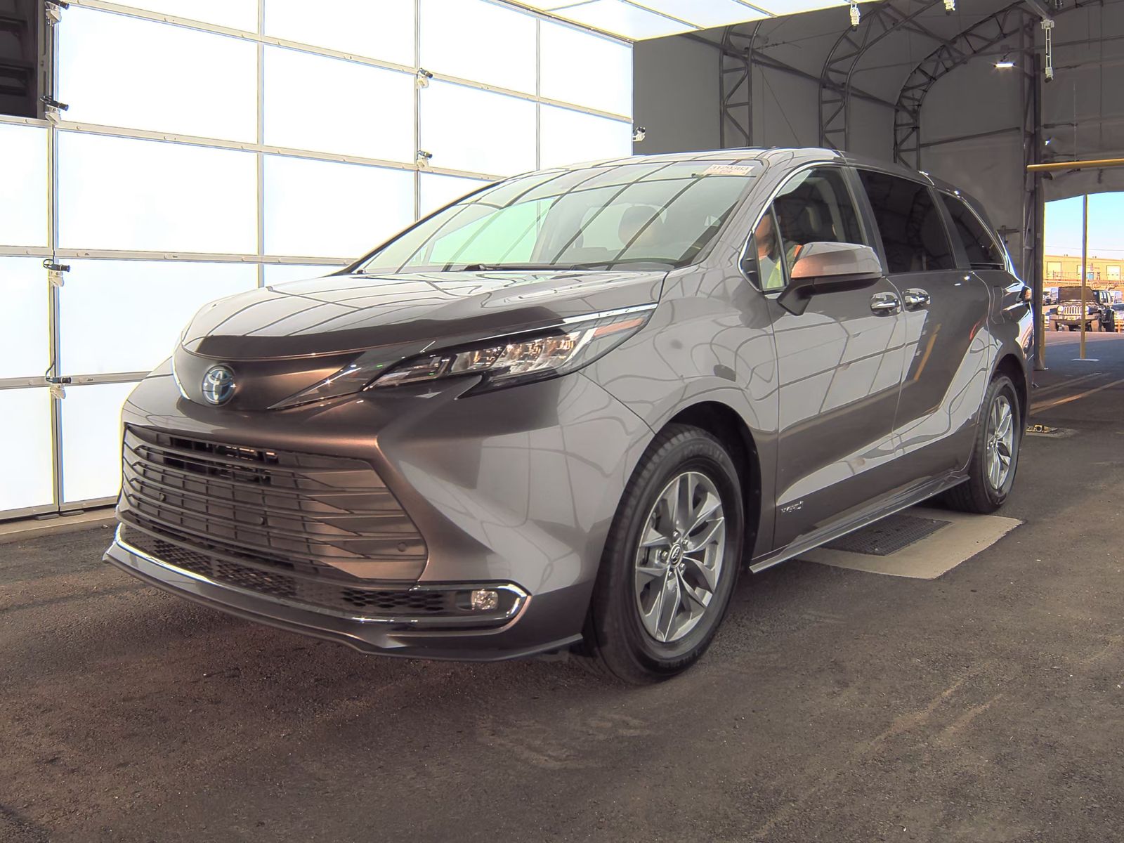 2021 Toyota Sienna XLE FWD