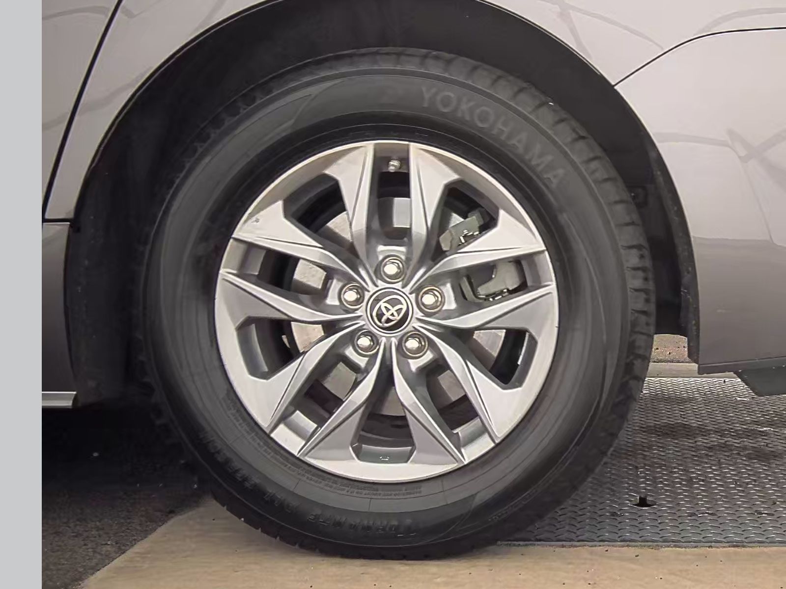 2021 Toyota Sienna XLE FWD