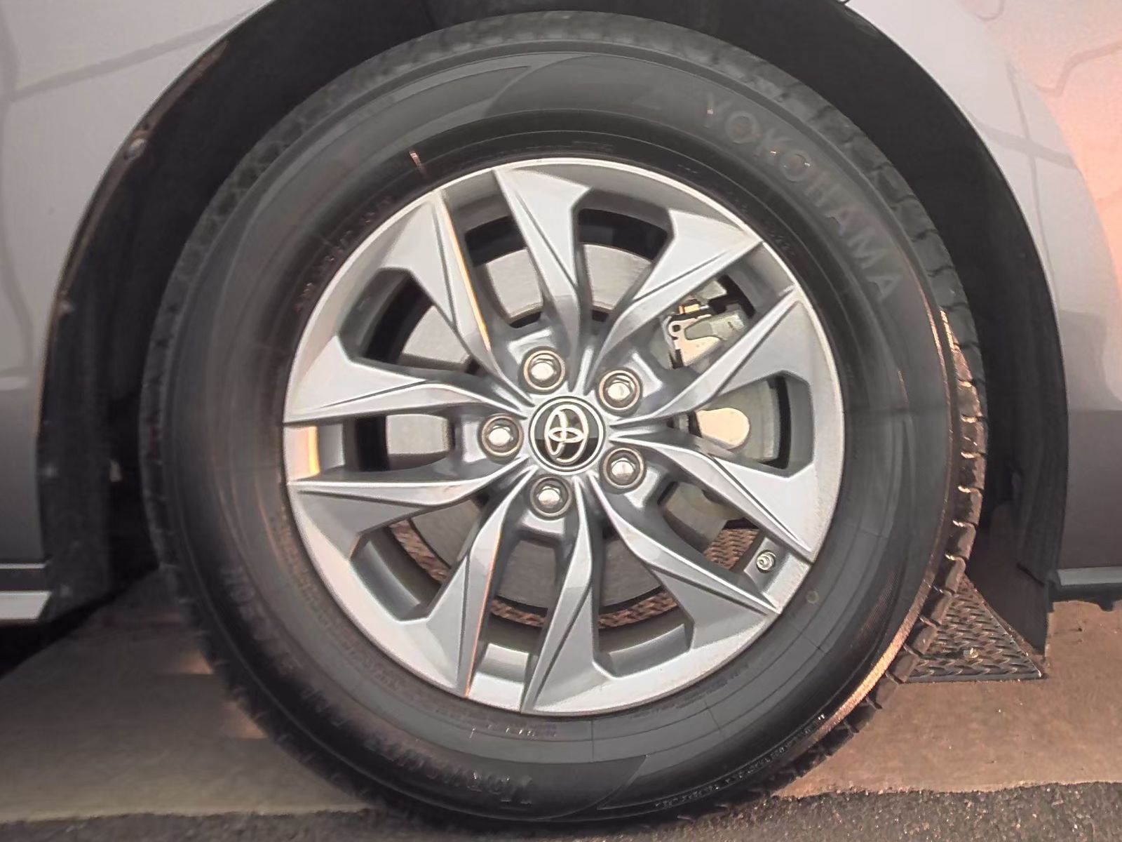 2021 Toyota Sienna XLE FWD