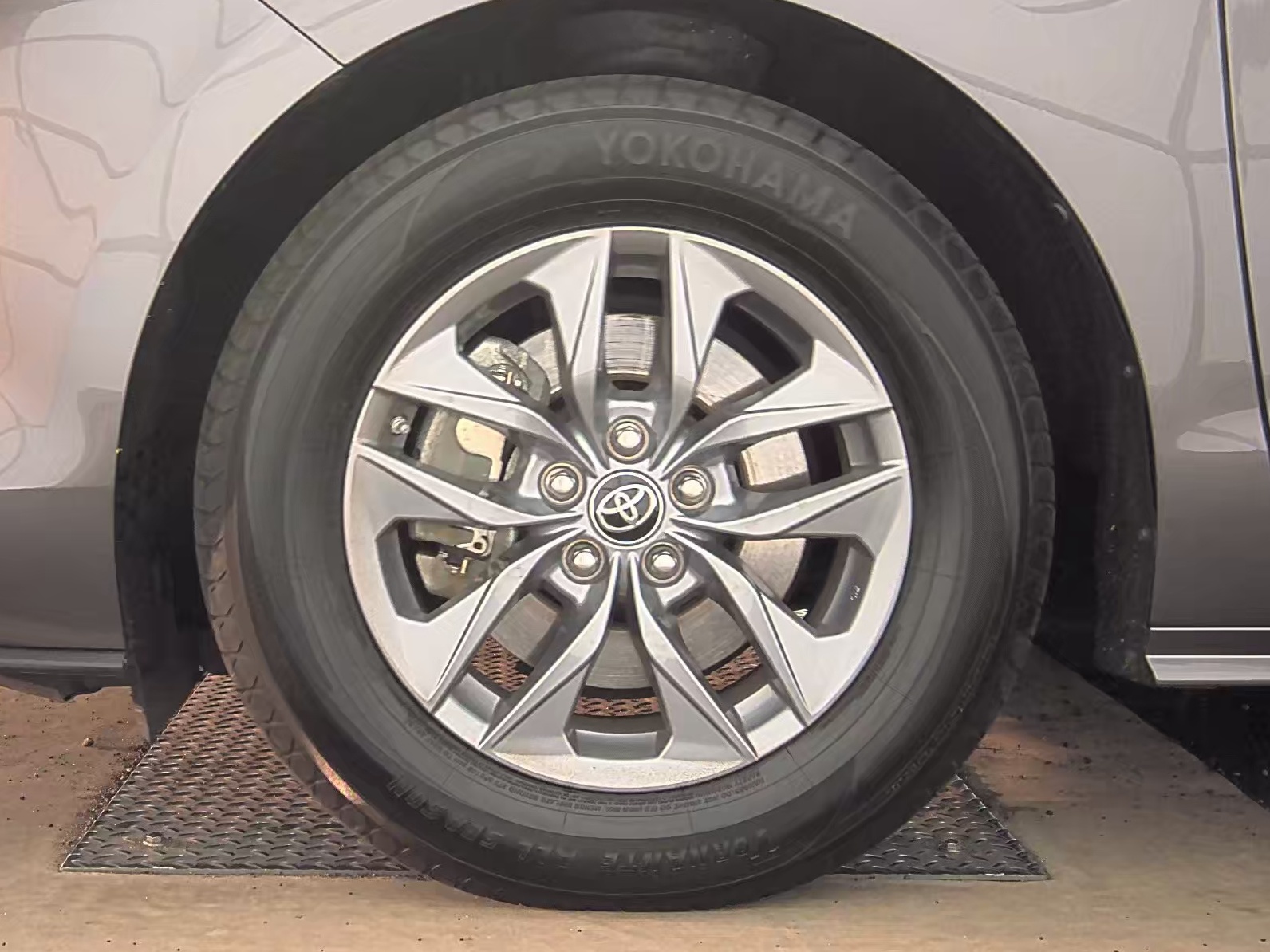 2021 Toyota Sienna XLE FWD