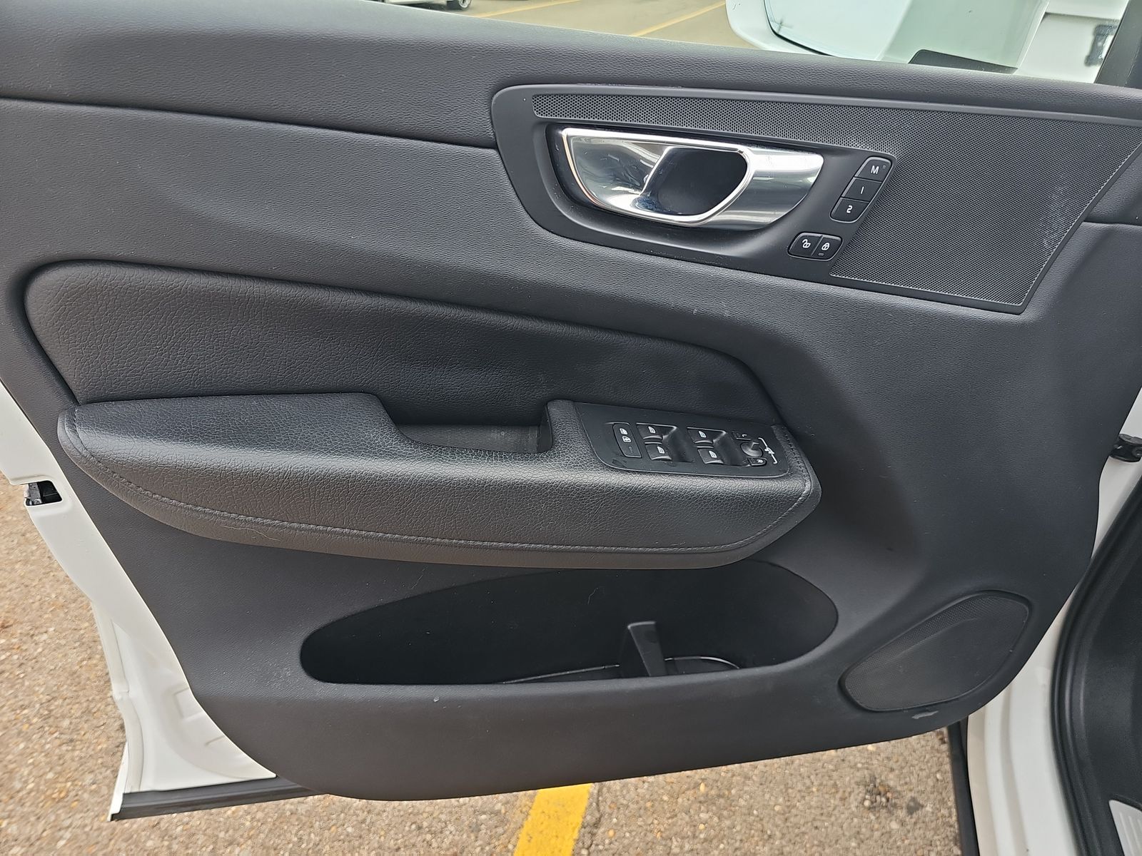 2022 Volvo XC60 B5 Momentum AWD