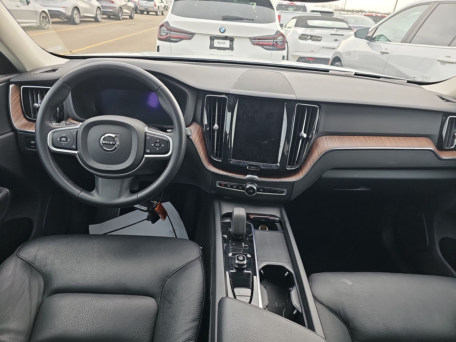 2022 Volvo XC60 B5 Momentum AWD