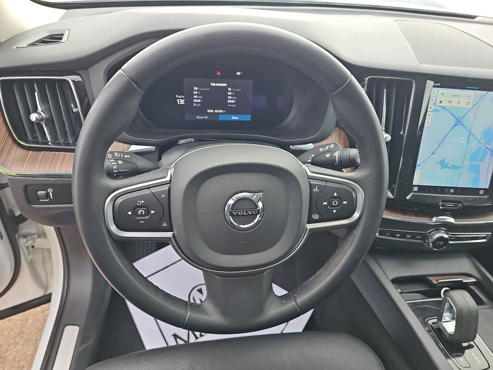 2022 Volvo XC60 B5 Momentum AWD