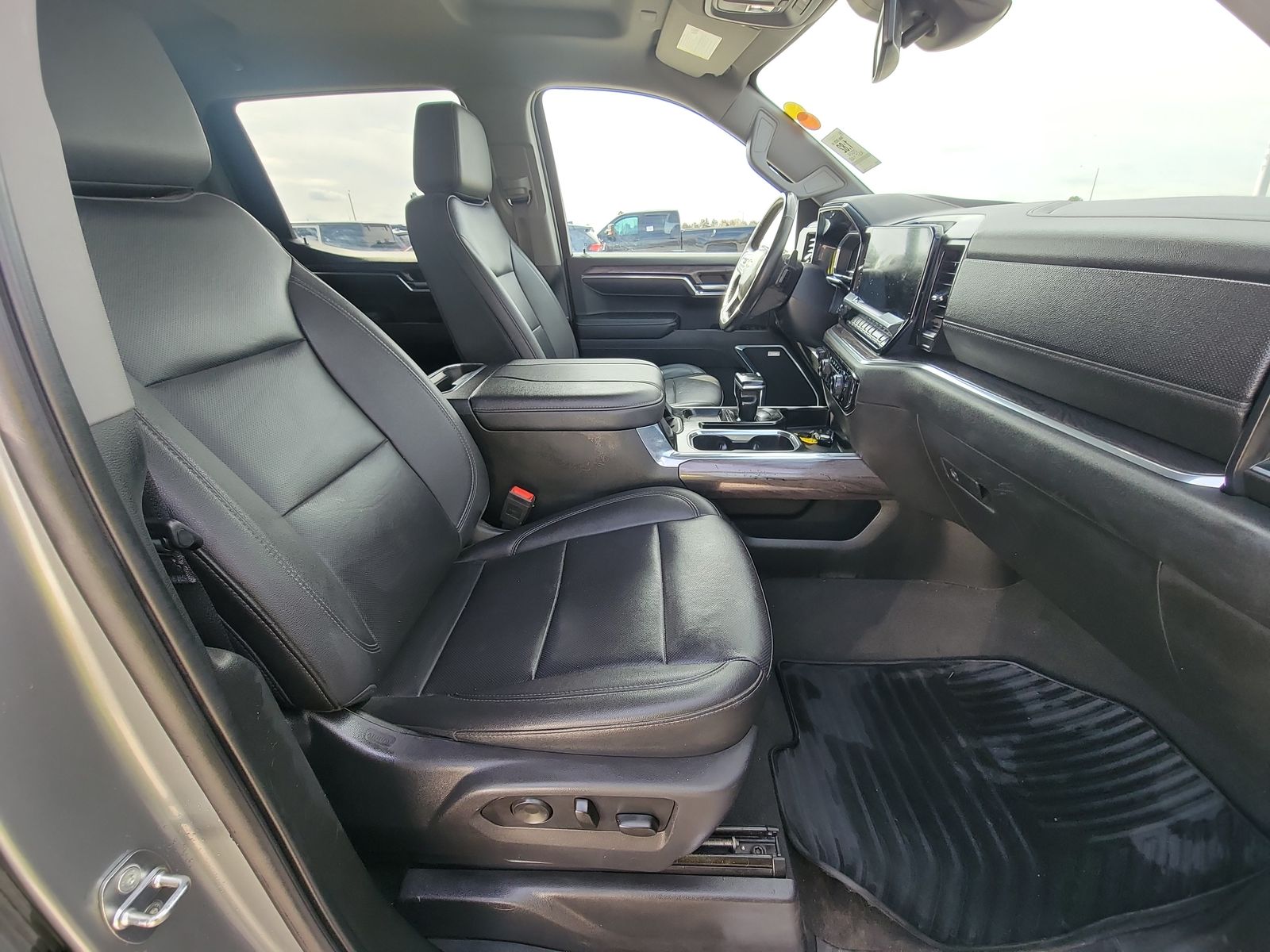 2024 Chevrolet Silverado 1500 LTZ AWD