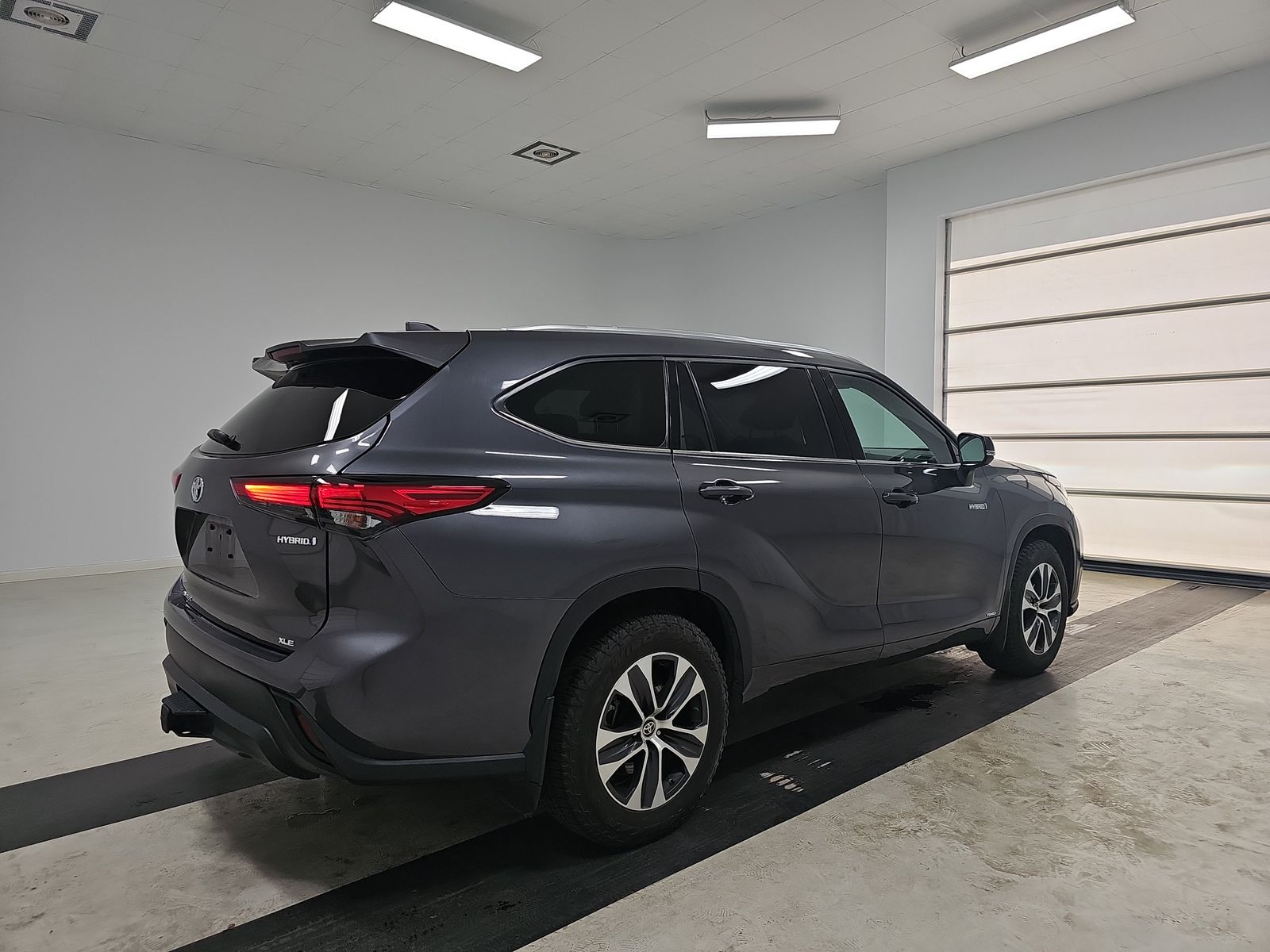 2021 Toyota Highlander Hybrid XLE AWD