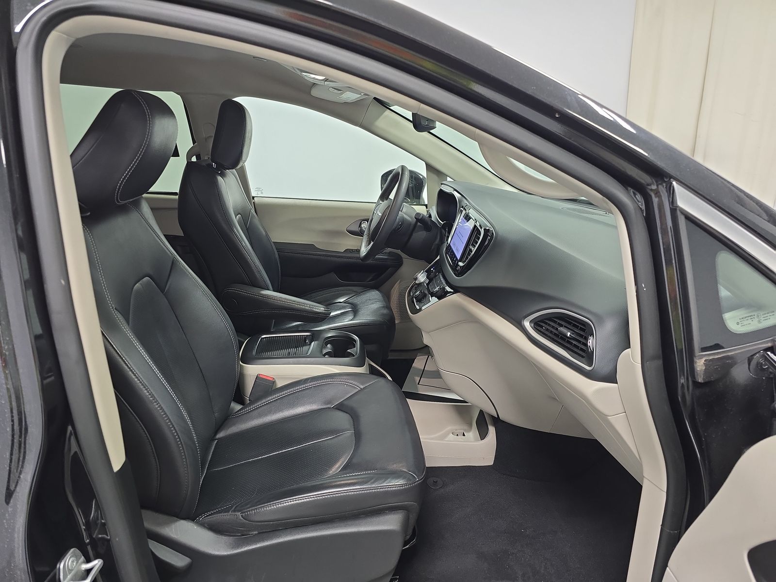 2022 Chrysler Pacifica Touring L FWD