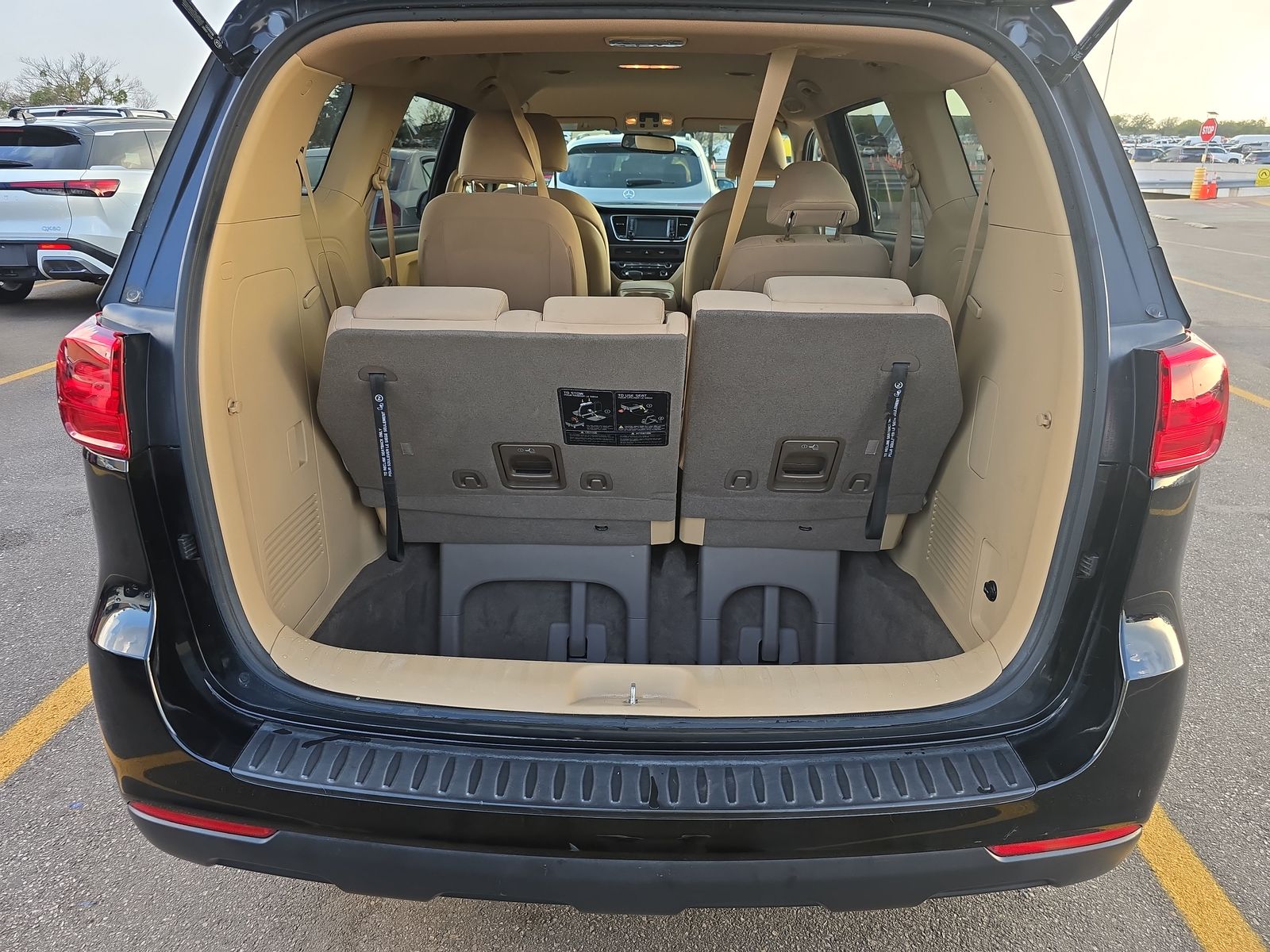 2019 Kia Sedona LX FWD