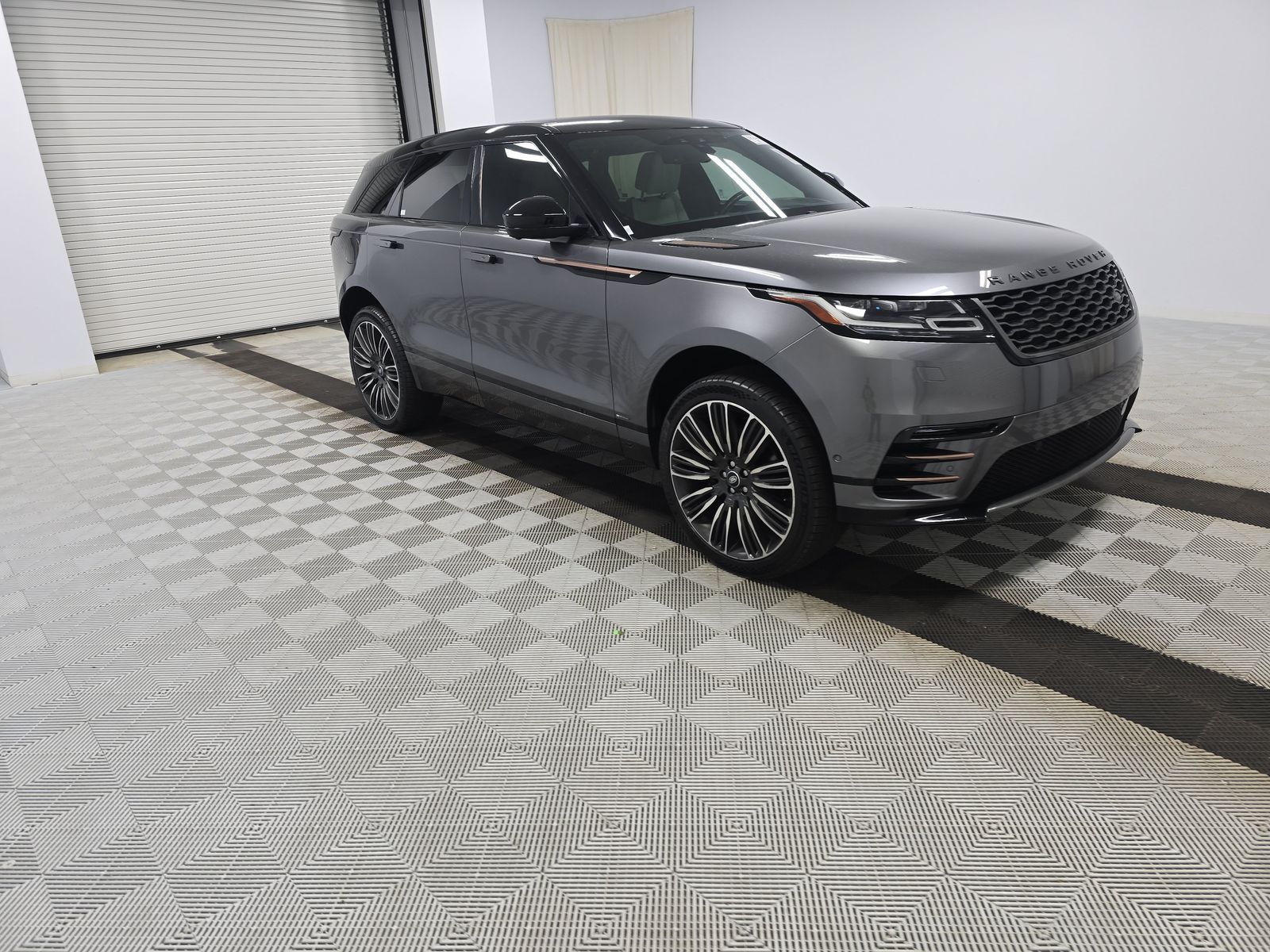 2018 Land Rover Range Rover Velar R-Dynamic HSE AWD