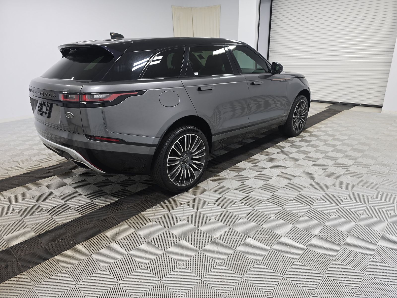 2018 Land Rover Range Rover Velar R-Dynamic HSE AWD