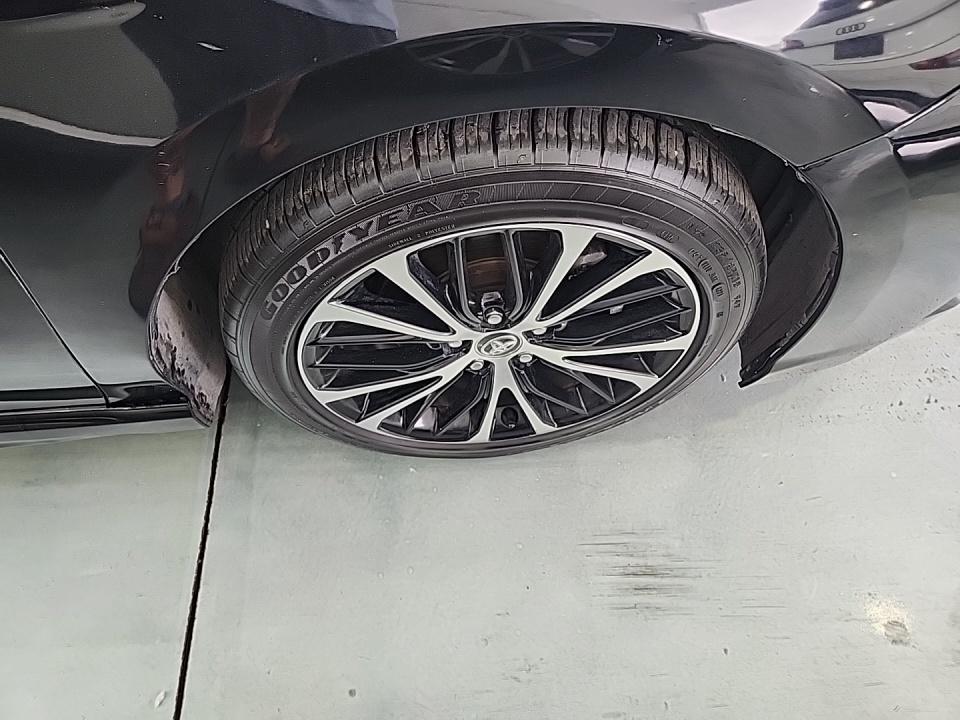 2020 Toyota Camry SE FWD