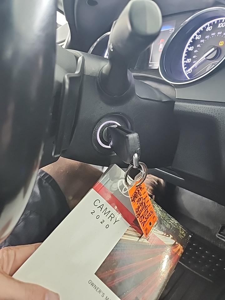 2020 Toyota Camry SE FWD