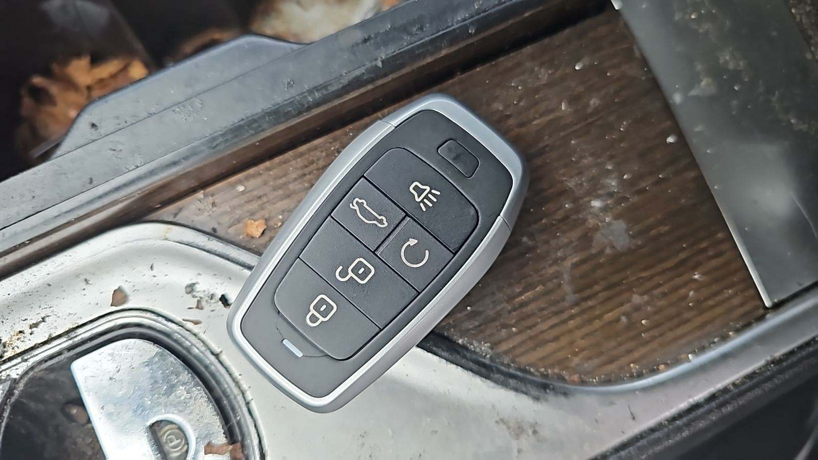 2014 Jaguar XF 2.0T RWD