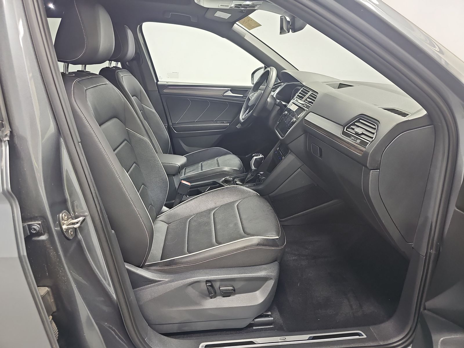 2022 Volkswagen Tiguan 2.0T SEL R-Line AWD