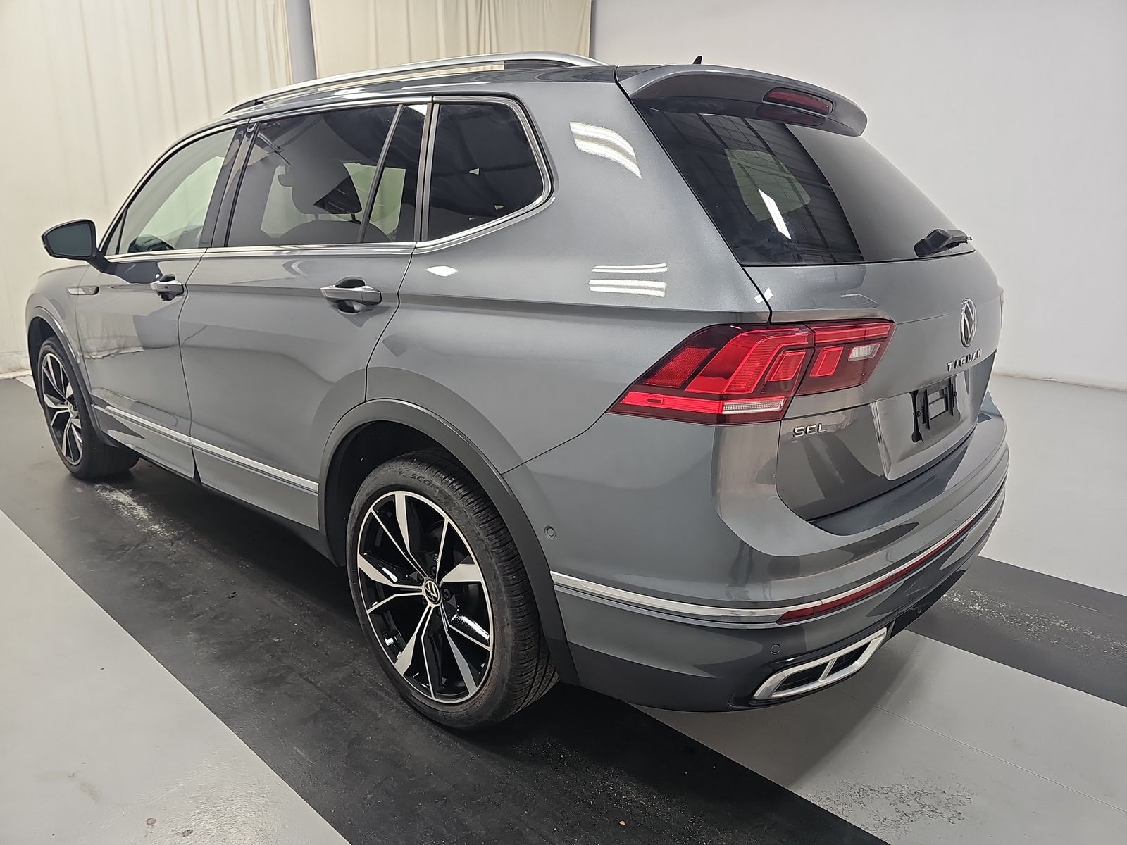 2022 Volkswagen Tiguan 2.0T SEL R-Line AWD