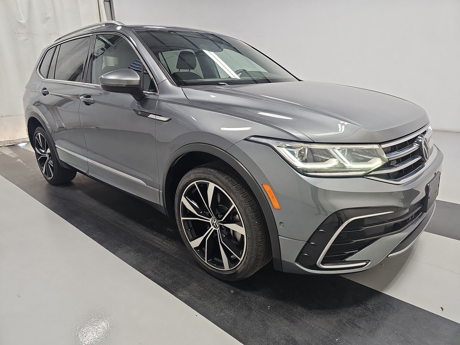 2022 Volkswagen Tiguan 2.0T SEL R-Line AWD