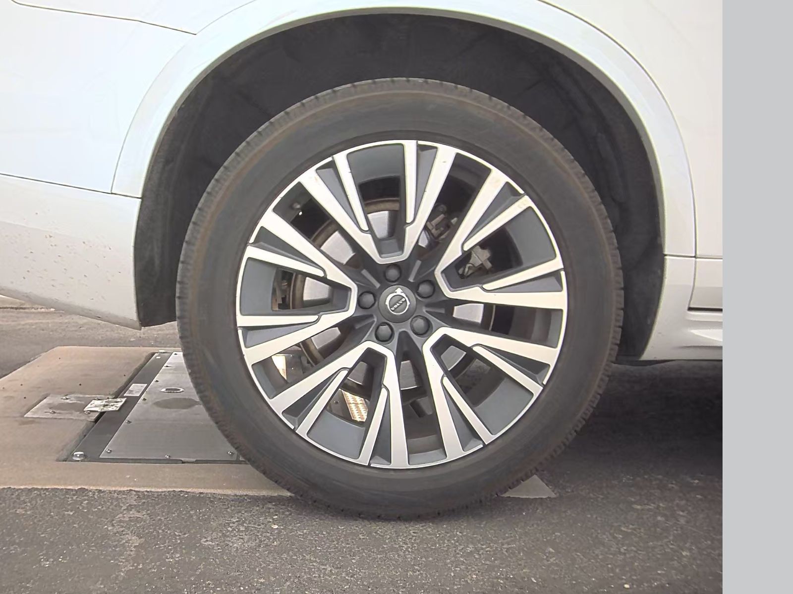 2021 Volvo XC90 T6 Momentum AWD